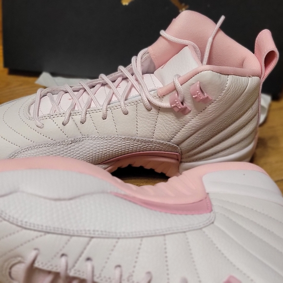 Jordan Kids Sneakers in White and Light Pink - Picture 5 of 13